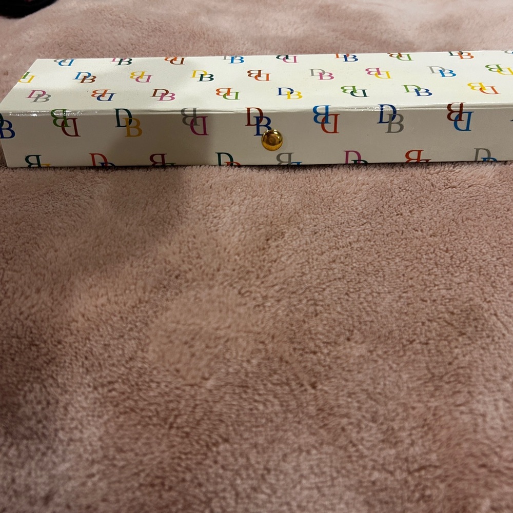 Colorful Star Pattern Watch - Picture 2 of 2